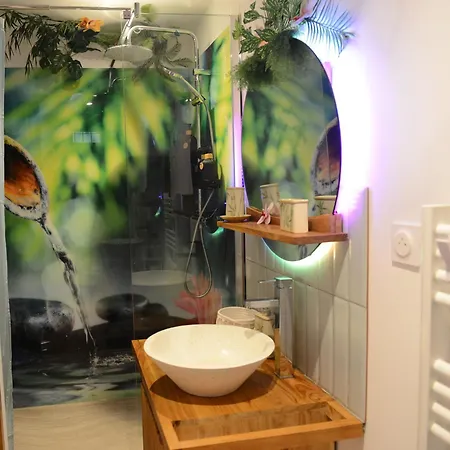 Appartamento Jungle - Cocon Tropical Et Depaysant Avec Balneo En Plein Coeur De ! Pézenas