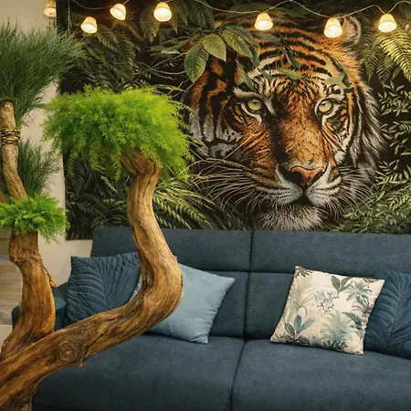 Jungle - Cocon Tropical Et Romantique Avec Balneo En Plein Coeur De !