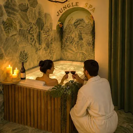 Jungle - Cocon Tropical Et Romantique Avec Balneo En Plein Coeur De !