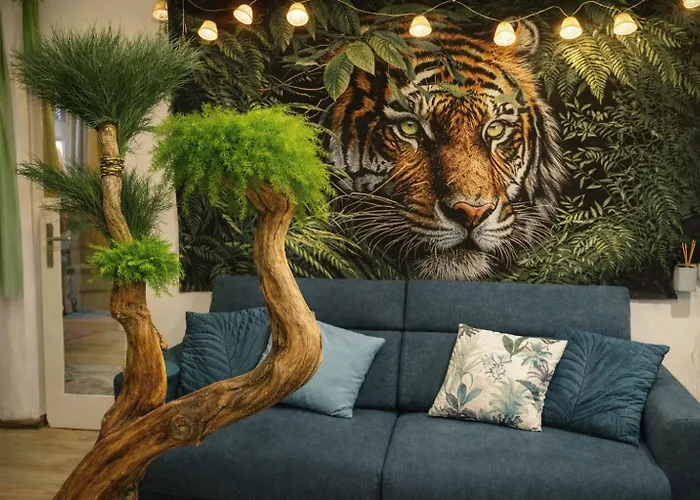 Jungle - Cocon Tropical Et Romantique Avec Balneo En Plein Coeur De !